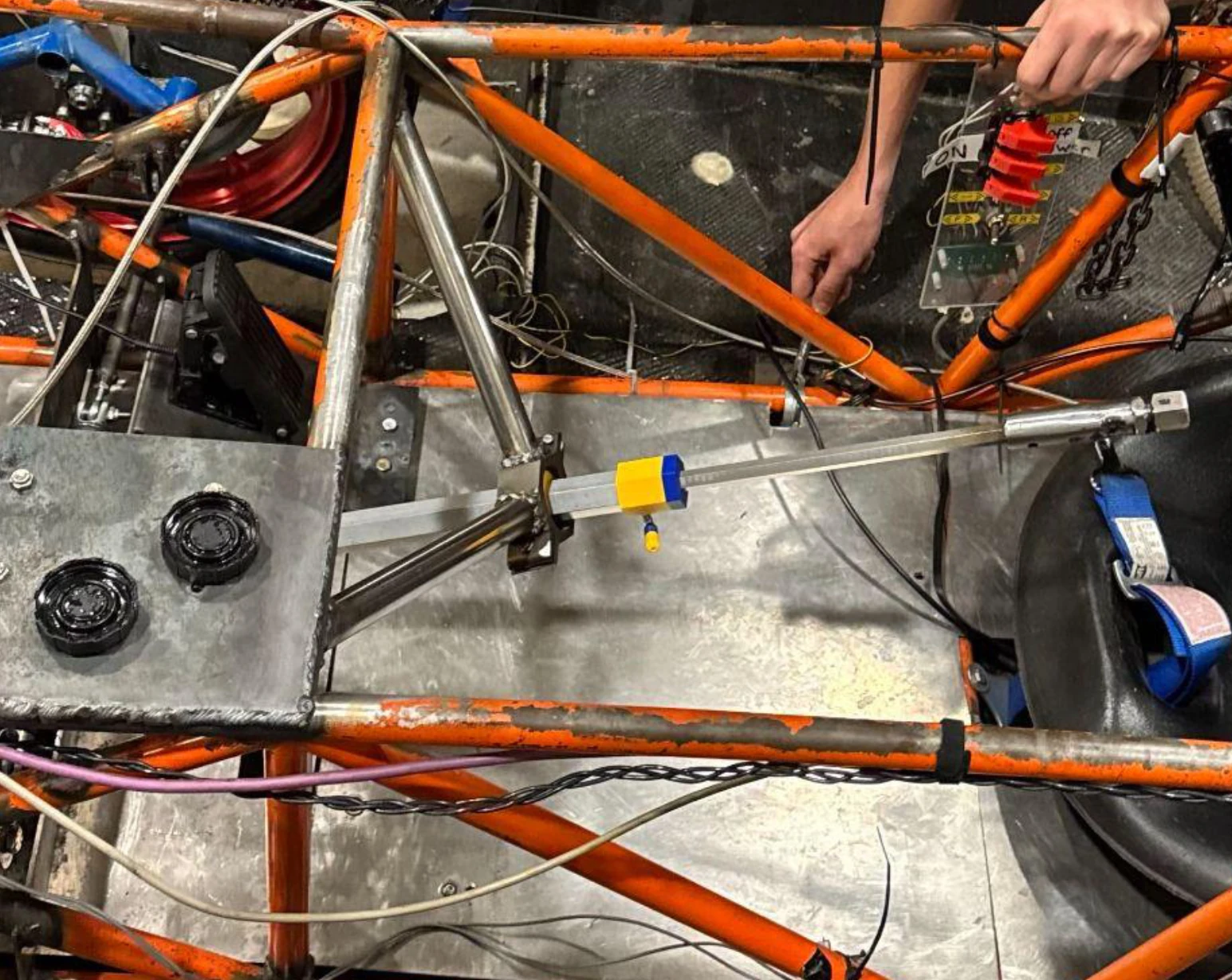 Final telescoping steering shaft installed in chassis